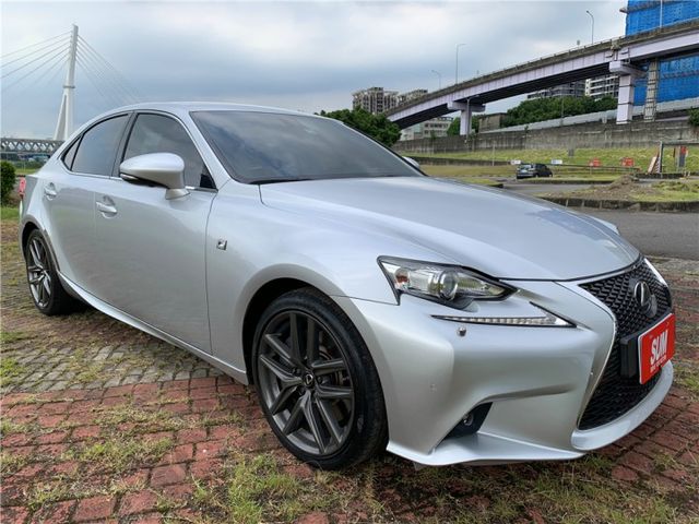 僅跑6萬公里 LEXUS IS200T F-SPORT  第3張相片