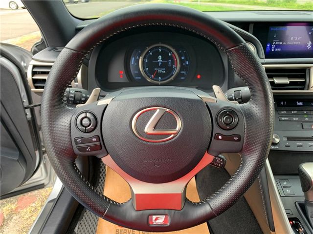 僅跑6萬公里 LEXUS IS200T F-SPORT  第11張相片