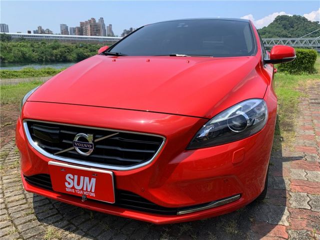 VOLVO V40 T5 ACC跟車 全景天窗  第1張相片