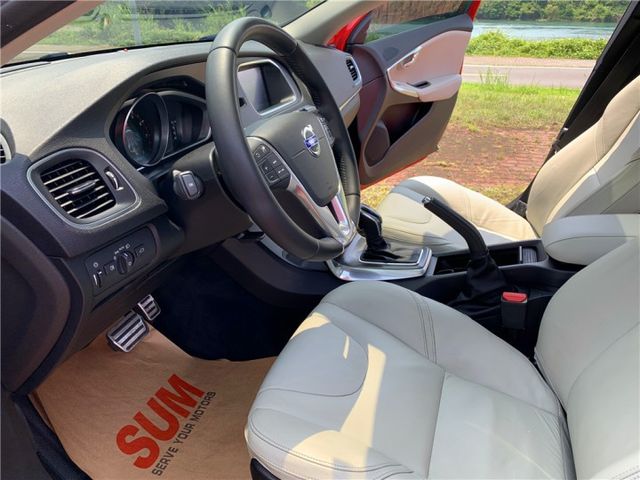 VOLVO V40 T5 ACC跟車 全景天窗  第7張相片