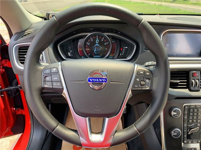 VOLVO V40 T5 ACC跟車 全景天窗  第10張相片