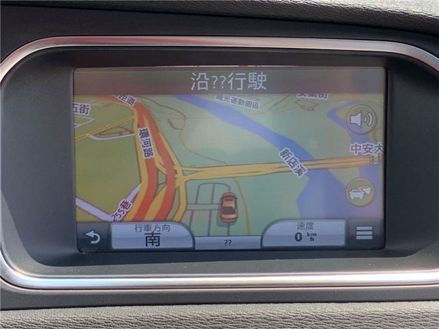 VOLVO V40 T5 ACC跟車 全景天窗  第11張相片