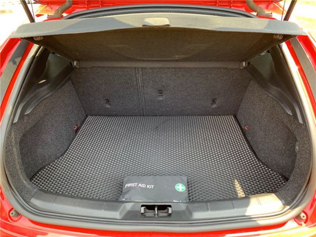 VOLVO V40 T5 ACC跟車 全景天窗  第14張相片