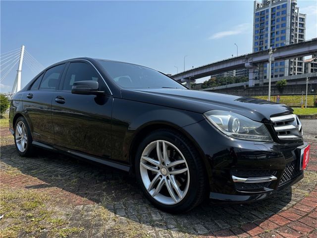 BENZ C200 1.8 小改款 HID頭燈 自動停車系統  第3張相片