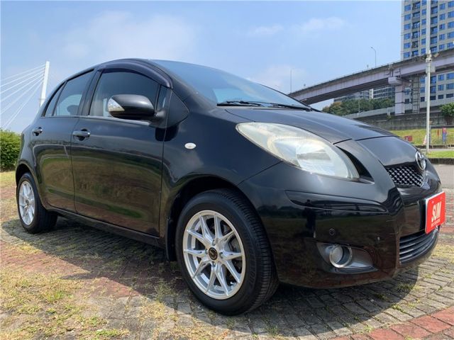 2010年 TOYOTA YARIS 1.5G 免鑰匙啟動  第3張相片