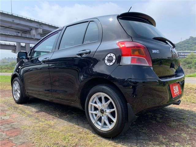 2010年 TOYOTA YARIS 1.5G 免鑰匙啟動  第6張相片