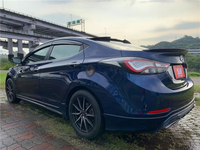 2015年 現代 ELANTRA I-KEY免鑰匙啟動 天窗 空力套件  第6張相片