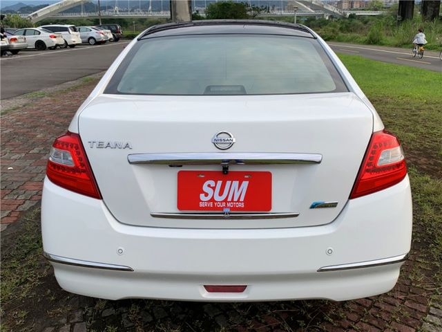 僅跑11萬公里 ALL NEW TEANA I-KEY智慧型免鑰匙啟動  第5張相片