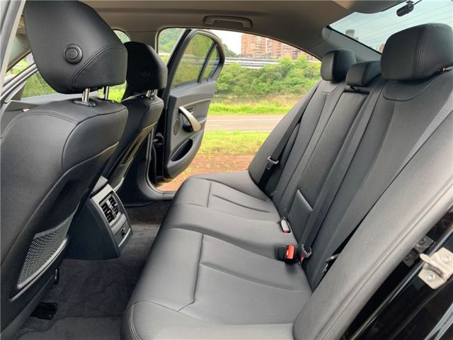 BMW 318D 2.0 柴油渦輪 總代理 HID頭燈 NBT車輛多媒體控制系統  第6張相片