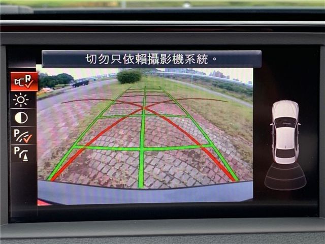 BMW 318D 2.0 柴油渦輪 總代理 HID頭燈 NBT車輛多媒體控制系統  第10張相片