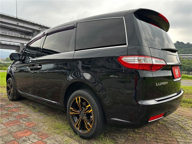 僅跑10萬公里 LUXGEN M7 2.2 7人座MPV休旅車 全程原廠保養  第6張相片