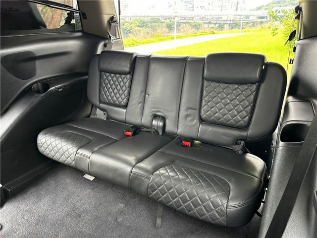 僅跑10萬公里 LUXGEN M7 2.2 7人座MPV休旅車 全程原廠保養  第9張相片