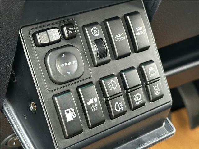 僅跑10萬公里 LUXGEN M7 2.2 7人座MPV休旅車 全程原廠保養  第15張相片