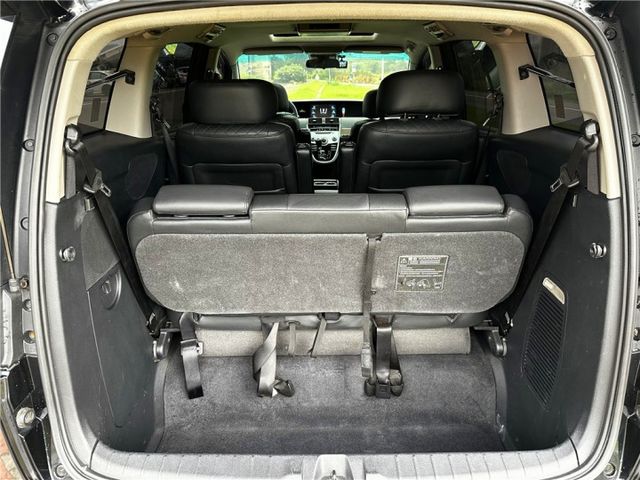 僅跑10萬公里 LUXGEN M7 2.2 7人座MPV休旅車 全程原廠保養  第16張相片