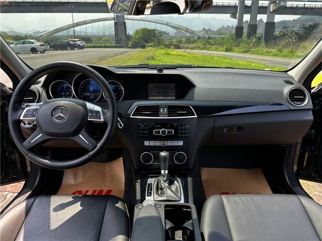 BENZ C200 1.8 小改款 HID頭燈 自動停車系統  第9張相片