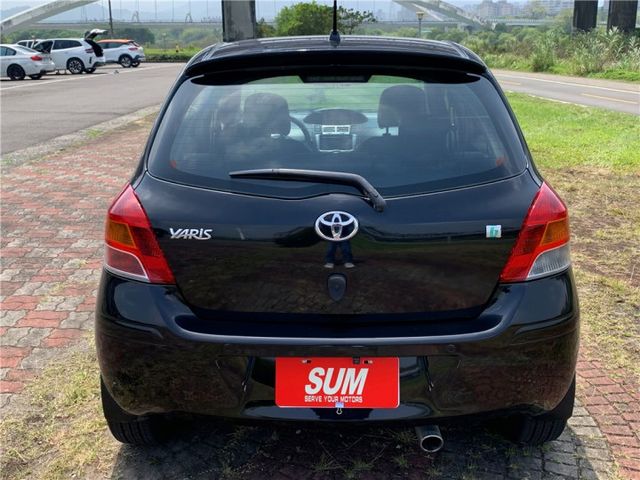 2010年 TOYOTA YARIS 1.5G 免鑰匙啟動  第5張相片