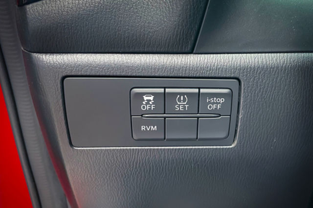 MAZDA馬自達 MAZDA 3  第6張相片