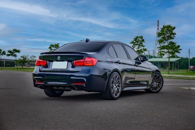 BMW寶馬 320I  第2張相片