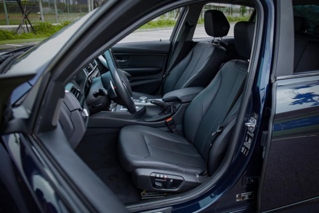 BMW寶馬 320I  第8張相片