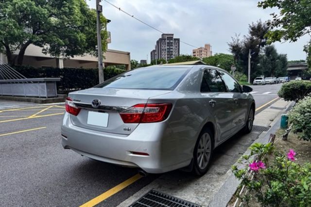 TOYOTA豐田 CAMRY HYBRID  第2張相片