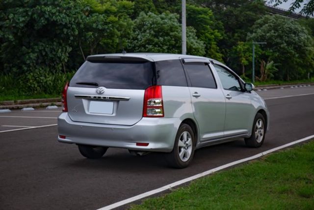 TOYOTA豐田 WISH  第2張相片