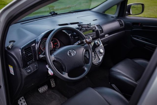TOYOTA豐田 WISH  第3張相片