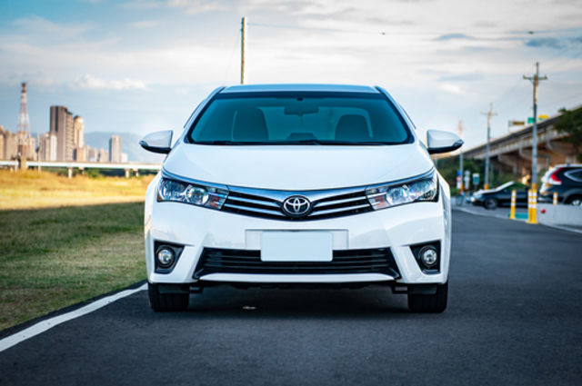 TOYOTA豐田 ALTIS  第3張相片