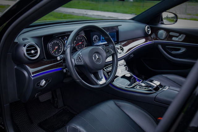M-BENZ賓士 E300  第6張相片