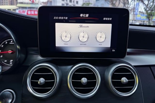 M-BENZ賓士 C300  第8張相片