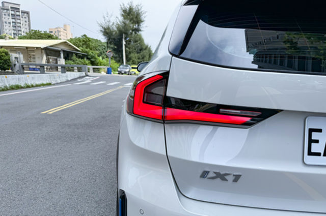 BMW寶馬 IX XDRIVE40  第4張相片