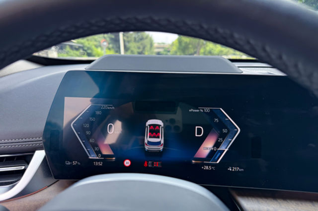BMW寶馬 IX XDRIVE40  第9張相片