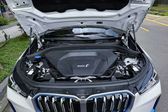 BMW寶馬 IX XDRIVE40  第19張相片