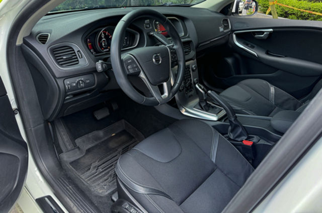 VOLVO富豪 V40  第4張相片