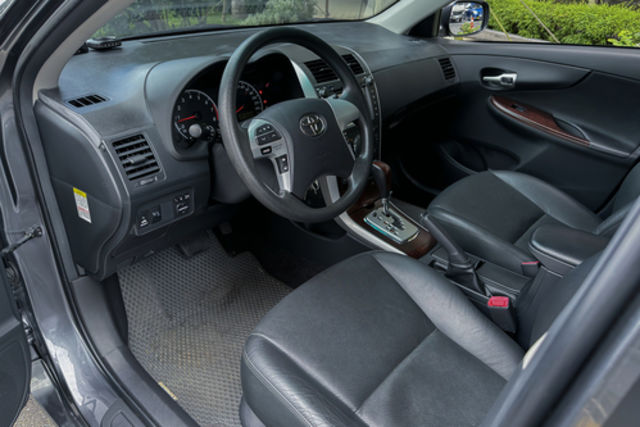 TOYOTA豐田 ALTIS  第3張相片