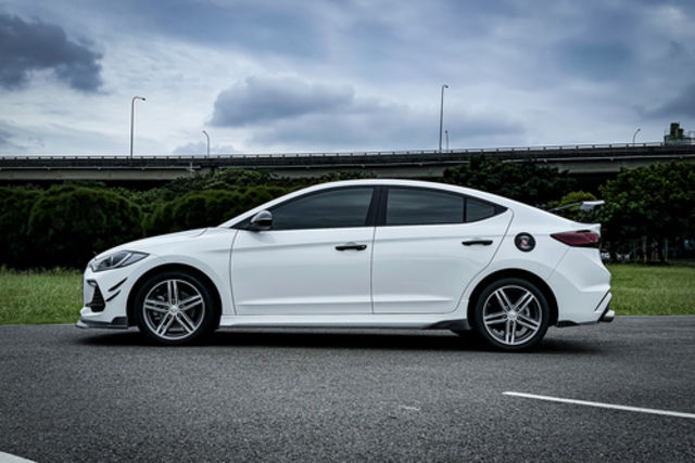 HYUNDAI現代 ELANTRA  第7張相片