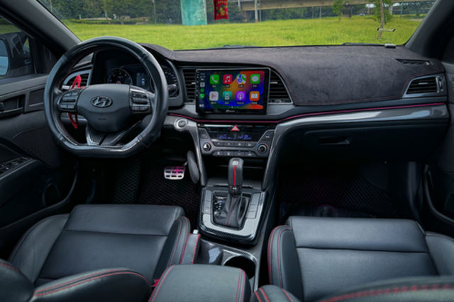 HYUNDAI現代 ELANTRA  第9張相片