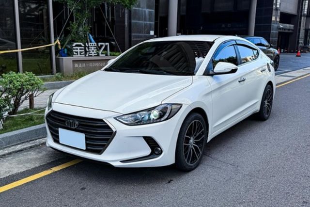 HYUNDAI現代 ELANTRA  第1張相片