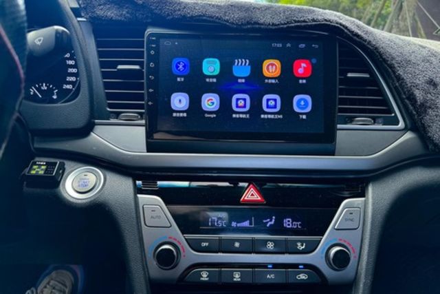 HYUNDAI現代 ELANTRA  第8張相片