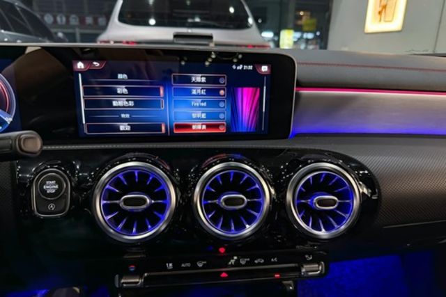 M-BENZ賓士 CLA250  第6張相片