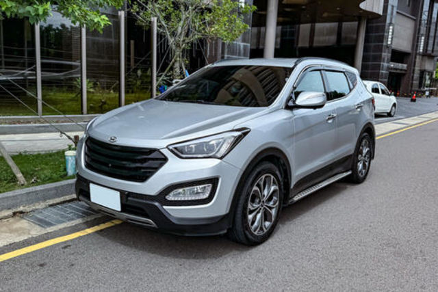 HYUNDAI現代 SANTA FE  第1張相片