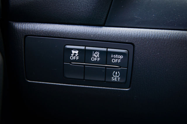 MAZDA馬自達 MAZDA 3  第5張相片