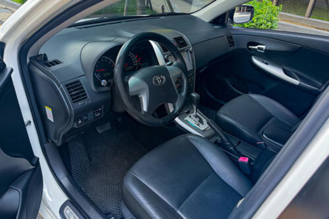 TOYOTA豐田 ALTIS  第3張相片