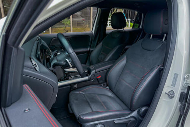 M-BENZ賓士 GLA180  第12張相片