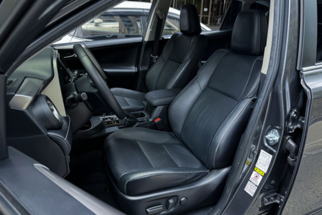 TOYOTA豐田 RAV4  第9張相片