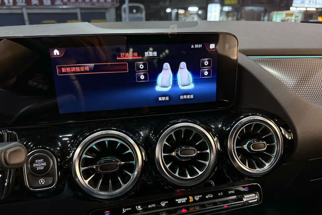 M-BENZ賓士 GLA180  第8張相片