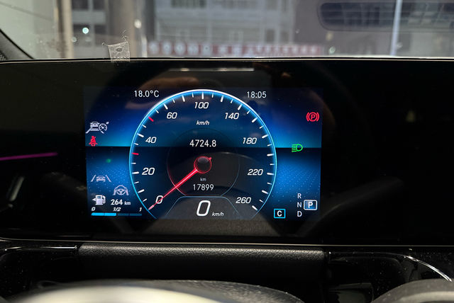 M-BENZ賓士 GLA180  第11張相片
