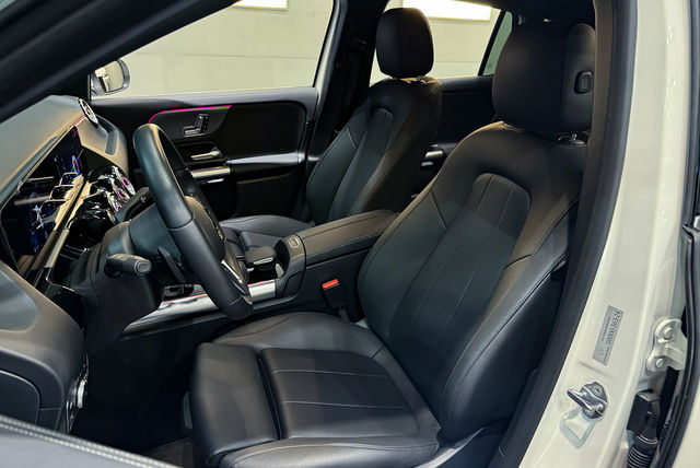 M-BENZ賓士 GLA180  第13張相片