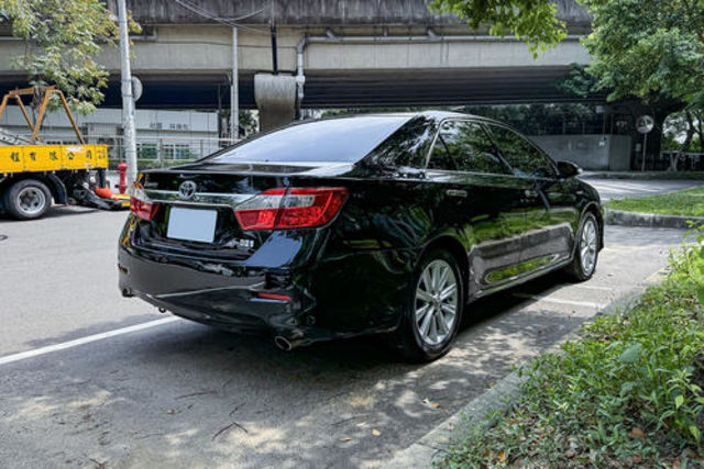 TOYOTA豐田 CAMRY HYBRID  第2張相片