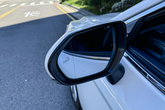 TOYOTA豐田 CAMRY  第4張相片