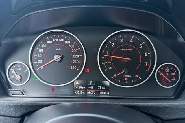 BMW寶馬 320I LCI  第8張相片
